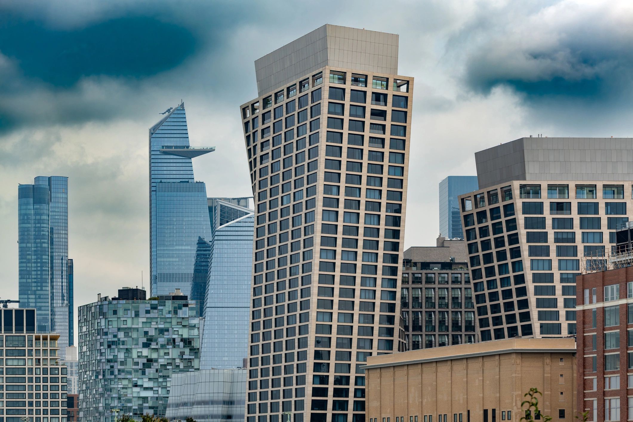 The vibrant urban development of the Hudson Yards and the adjacent modern structures in the Chelsea neighborhood of New York.